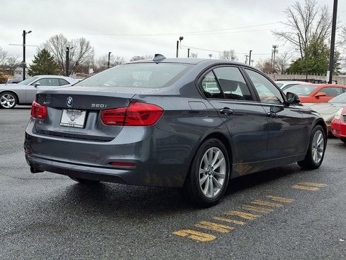 Used 2018 BMW 320i xDrive Sedan w/ Convenience Package image 4