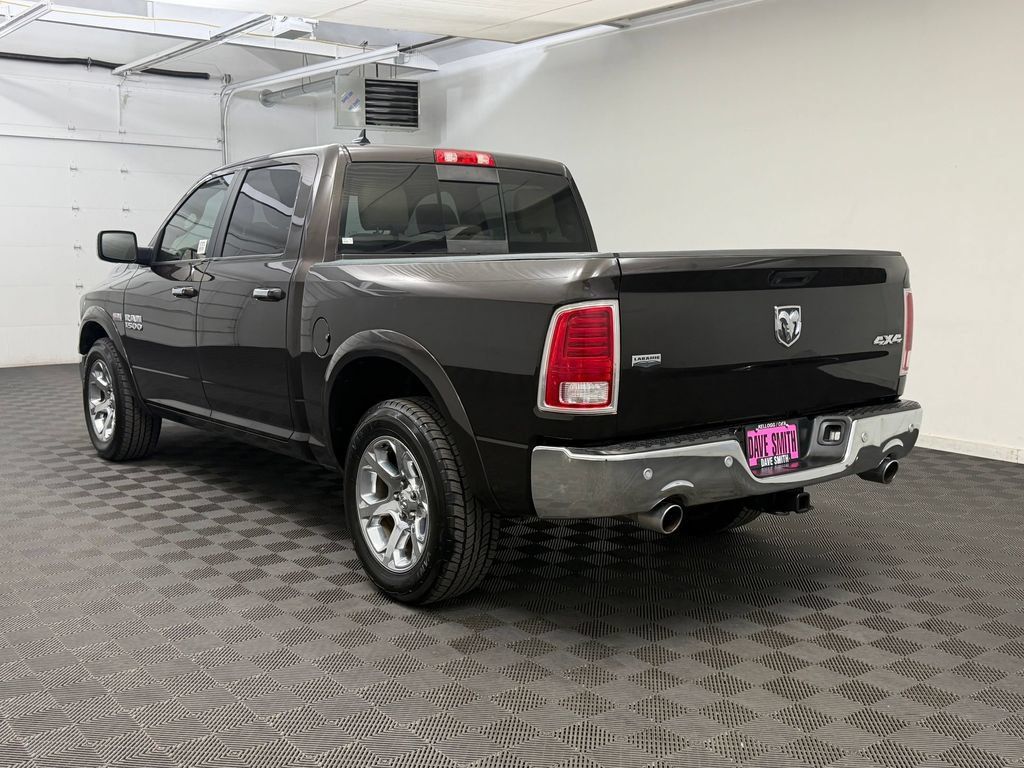 Used 2017 RAM 1500 Laramie w/ Convenience Group AWD/4WD image 3