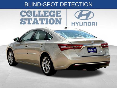 Used 2018 Toyota Avalon Limited image 8