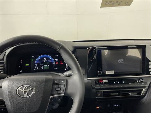 New 2026 Toyota Camry SE image 16