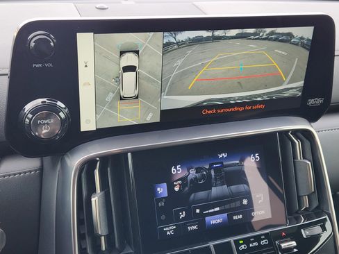 Certified 2025 Lexus LX 700h Luxury image 12