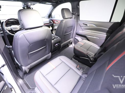 New 2026 Chevrolet Traverse RS image 9
