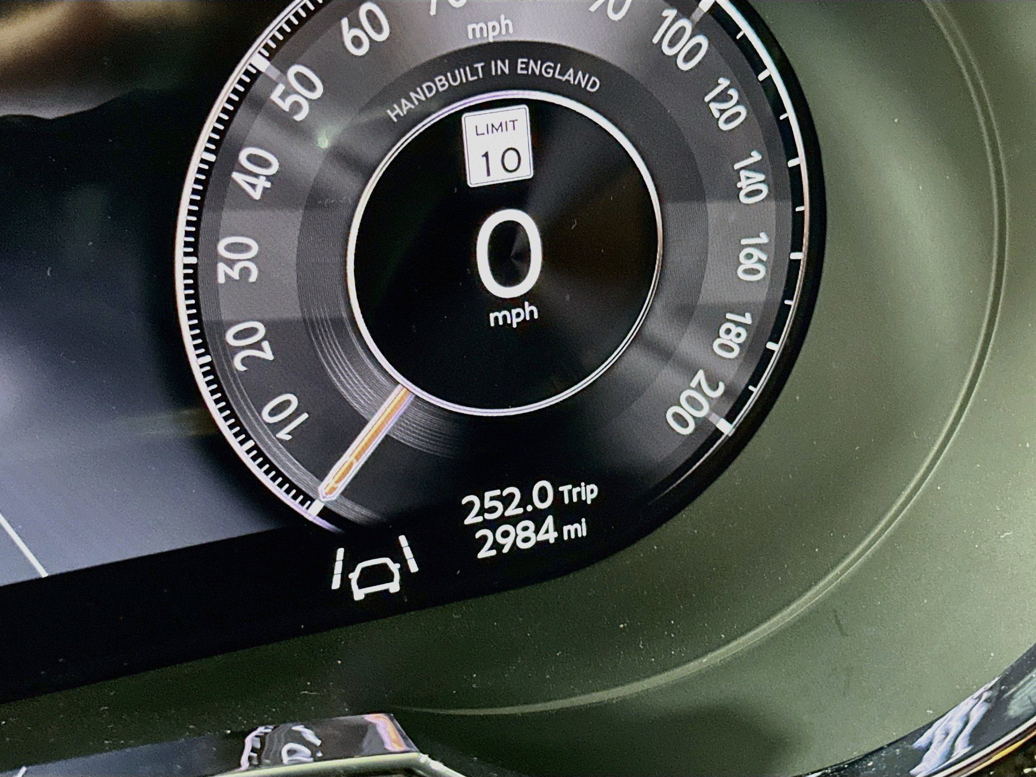 Certified 2025 Bentley Bentayga AWD/4WD image 14