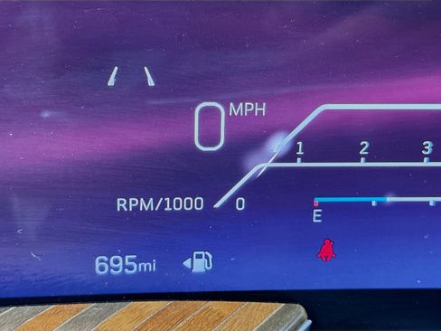 Used 2025 Cadillac Escalade Premium Luxury Platinum image 12