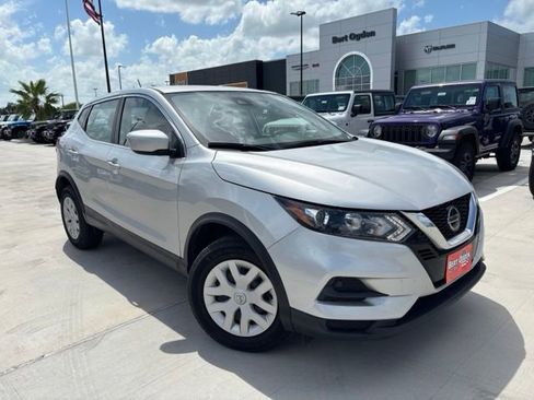 Used 2020 Nissan Rogue Sport S FWD image 1