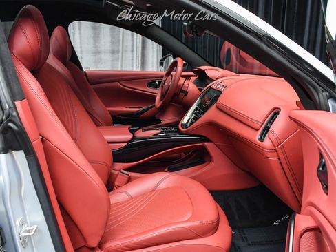 Used 2022 Aston Martin DBX AWD/4WD image 22