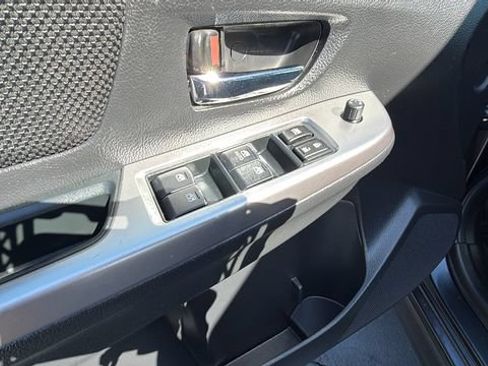 Used 2016 Subaru Crosstrek 2.0i Premium AWD/4WD image 19