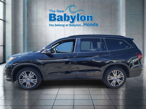 Used 2022 Honda Pilot Sport image 2