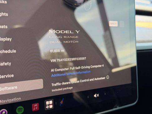 Used 2024 Tesla Model Y Long Range AWD/4WD image 9