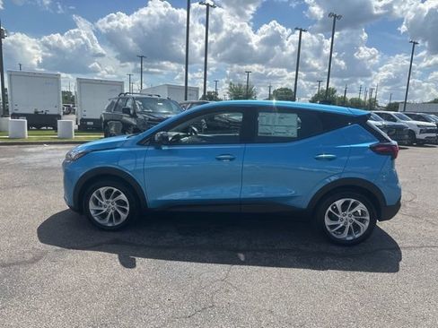 New 2027 Chevrolet Bolt LT w/ Comfort Package FWD image 6