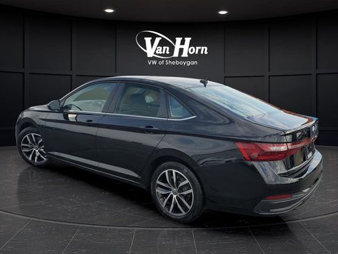 New 2025 Volkswagen Jetta SE image 3