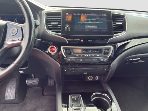 Used 2019 Honda Pilot Touring image 17
