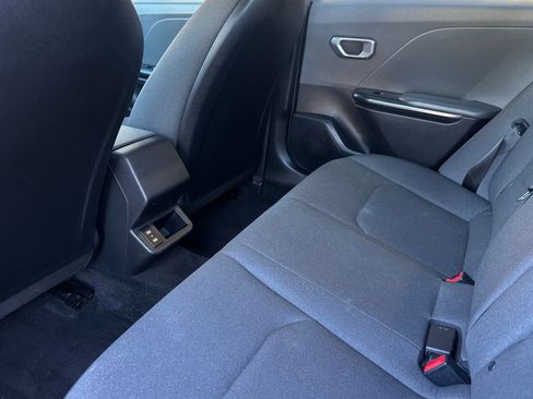 Used 2025 Kia K4 LXS image 9