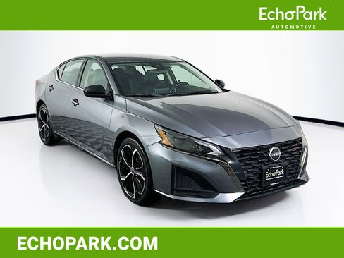 Used 2024 Nissan Altima 2.5 SR image 1