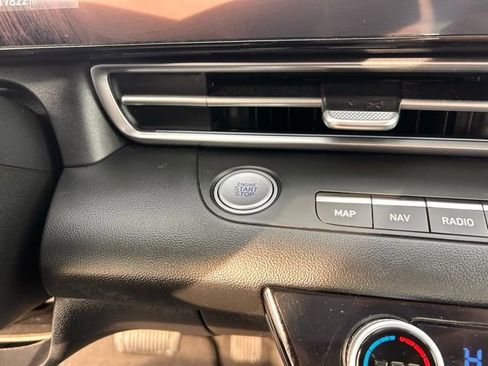 Used 2024 Hyundai Elantra SEL image 25