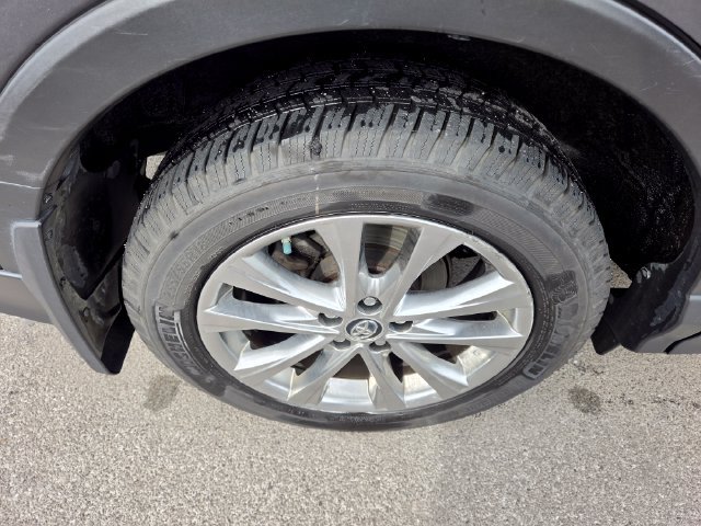 Used 2017 Toyota RAV4 Limited w/ Carpet Mat Package AWD/4WD image 40
