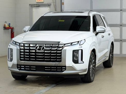 Used 2024 Hyundai Palisade Calligraphy AWD/4WD image 3