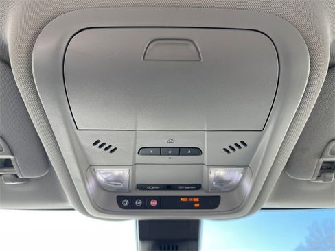 Used 2019 Chevrolet Equinox Premier image 27