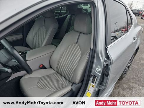 Used 2024 Toyota Camry SE w/ Convenience Package image 10