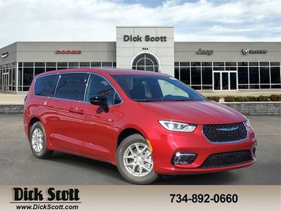 New 2026 Chrysler Pacifica Select