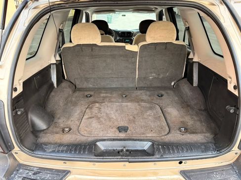 Used 2005 Chevrolet TrailBlazer LS w/ LS Preferred Equipment Group RWD image 24