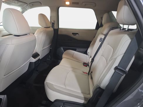 New 2026 Nissan Pathfinder SL FWD image 14