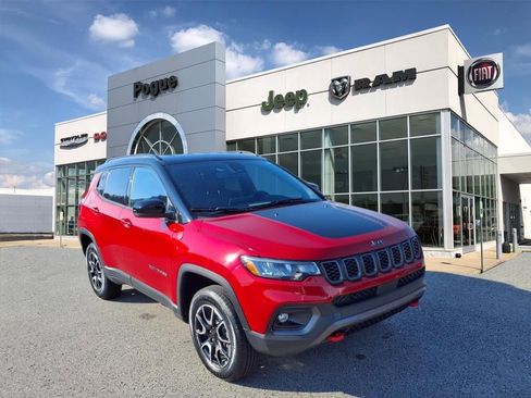 Used 2024 Jeep Compass Trailhawk image 1