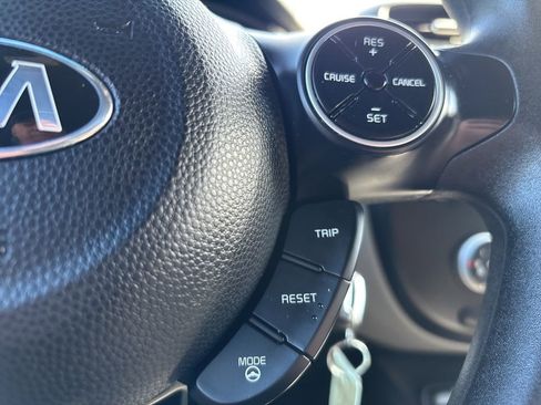 Used 2015 Kia Soul image 16