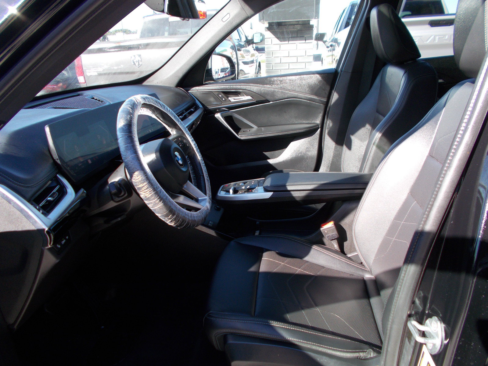 Used 2025 BMW X1 xDrive28i AWD/4WD image 11