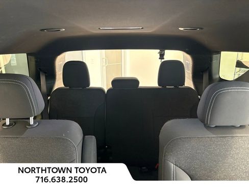 Used 2024 Chevrolet Traverse LT image 27