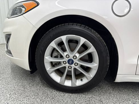 Used 2019 Ford Fusion Energi Titanium FWD image 9