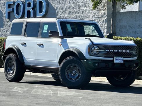 New 2025 Ford Bronco Badlands image 2