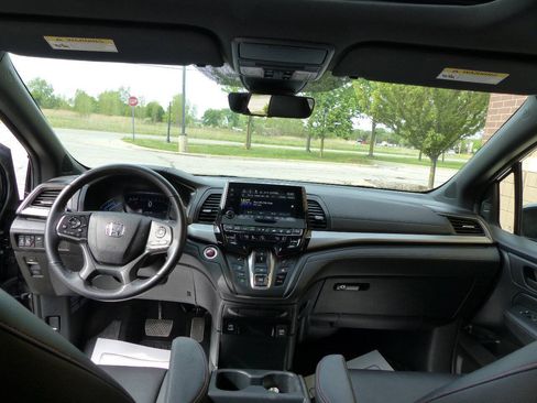 Used 2024 Honda Odyssey Sport image 45