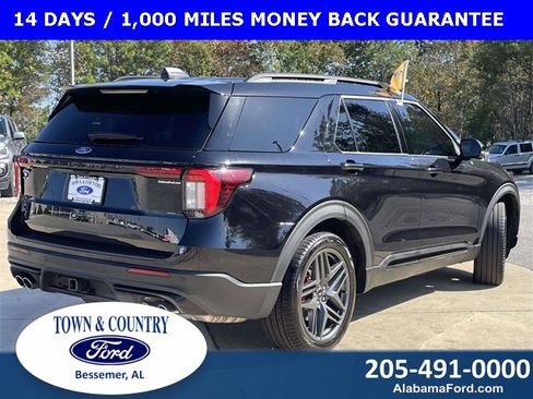 Certified 2025 Ford Explorer ST image 3