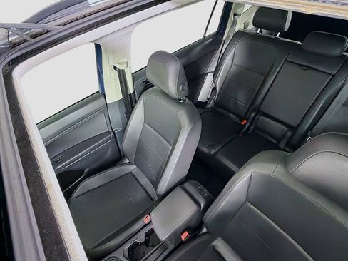 Used 2020 Volkswagen Tiguan SE w/ Panoramic Sunroof Package FWD image 17