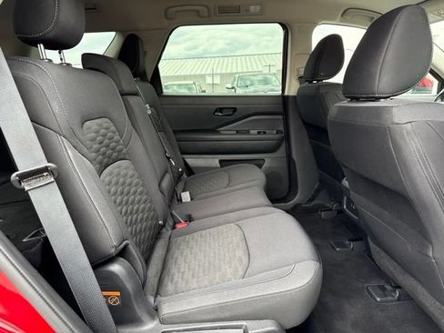 Used 2024 Nissan Pathfinder SV FWD image 12