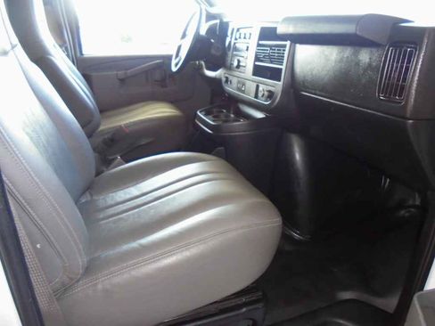 Used 2020 Chevrolet Express 2500 w/ Communications Package image 10