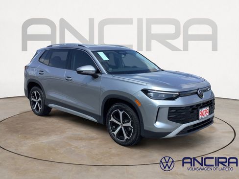 New 2026 Volkswagen Tiguan SE FWD image 1
