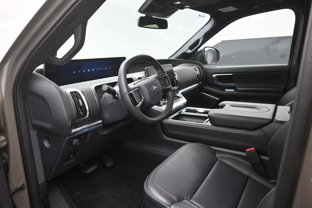 Used 2027 Ford Expedition Max Platinum w/ Stealth Performance Package AWD/4WD image 19