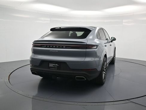 Used 2025 Porsche Cayenne Coupe image 30