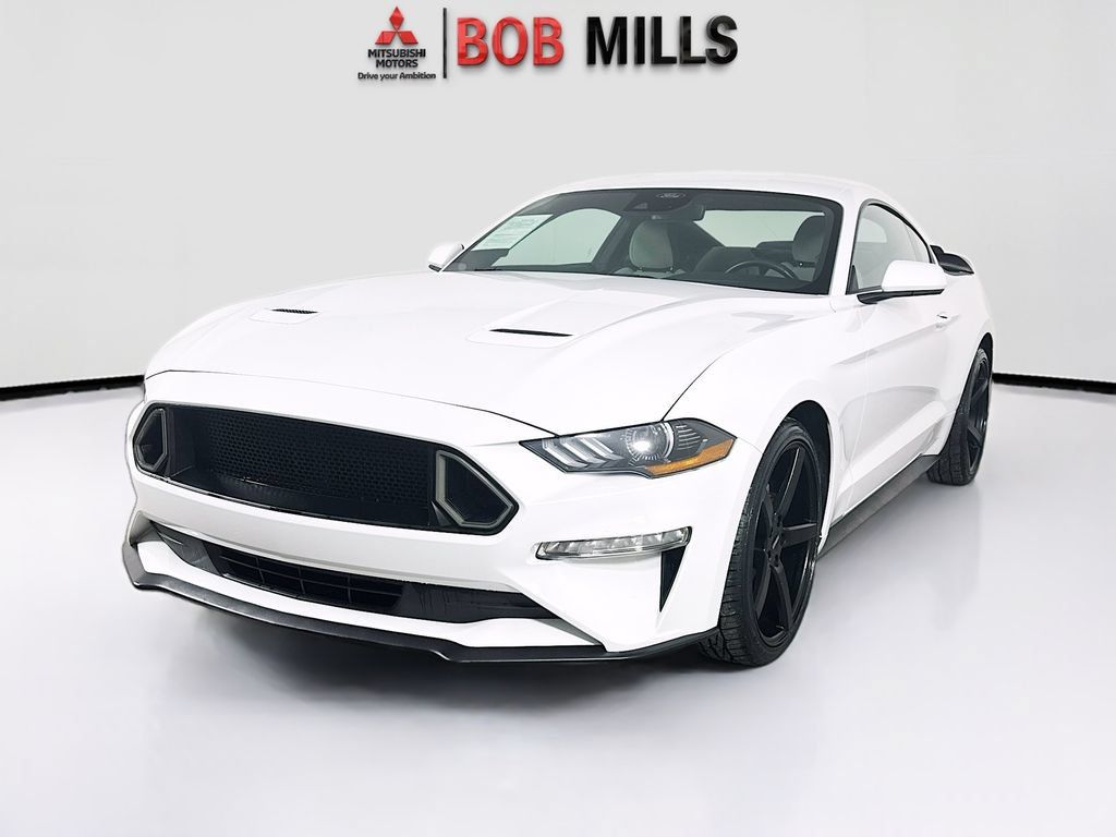 Used 2022 Ford Mustang Coupe RWD image 3