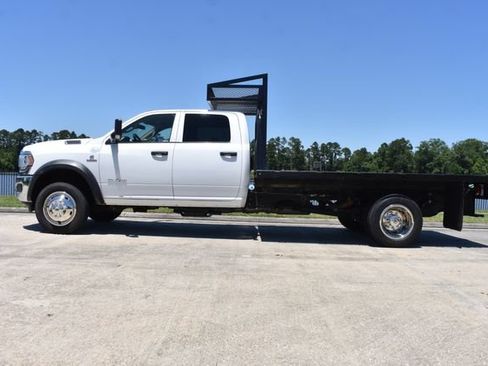 Used 2020 RAM 5500 Tradesman w/ Chrome Appearance Group AWD/4WD image 9