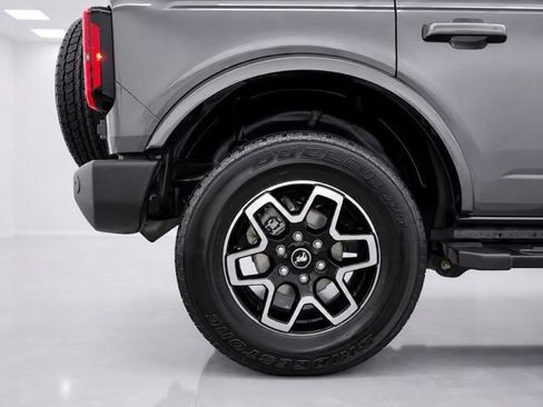 Used 2024 Ford Bronco Outer Banks AWD/4WD image 9