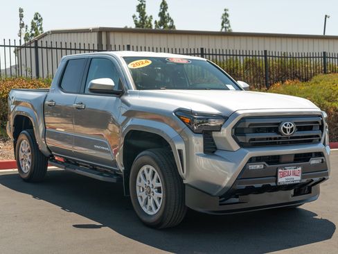 Used 2024 Toyota Tacoma SR5 AWD/4WD image 3