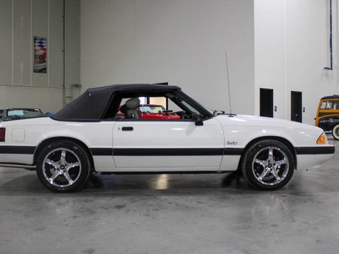Used 1989 Ford Mustang LX image 24