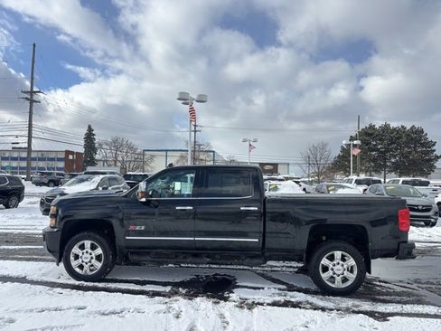 Used 2019 Chevrolet Silverado 2500 LTZ w/ Duramax Plus Package image 7