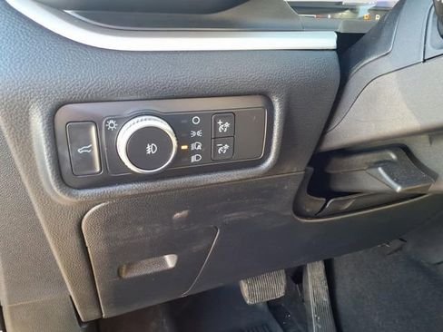 Used 2020 Ford Explorer XLT w/ Equipment Group 202A image 25