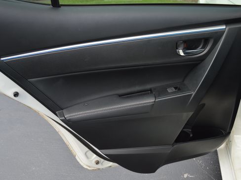 Used 2015 Toyota Corolla S FWD image 28