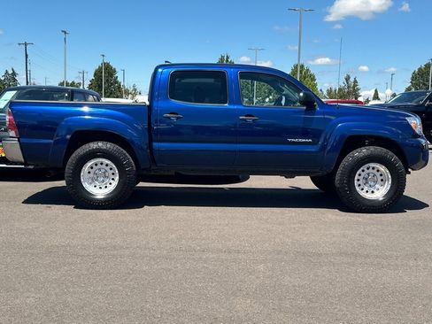Used 2015 Toyota Tacoma PreRunner w/ SR5 Package RWD image 3