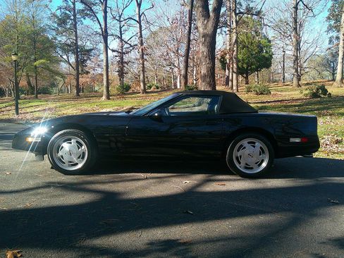 Used 1989 Chevrolet Corvette Convertible image 9